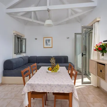 Sleeps 2 Pool Air Con Wifi * Gialova