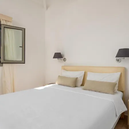 Sleeps 2 Pool Air Con Wifi Gialova