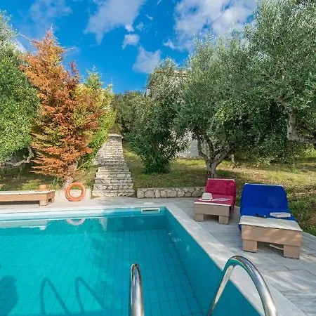 Villa Sleeps 2 Pool Air Con Wifi